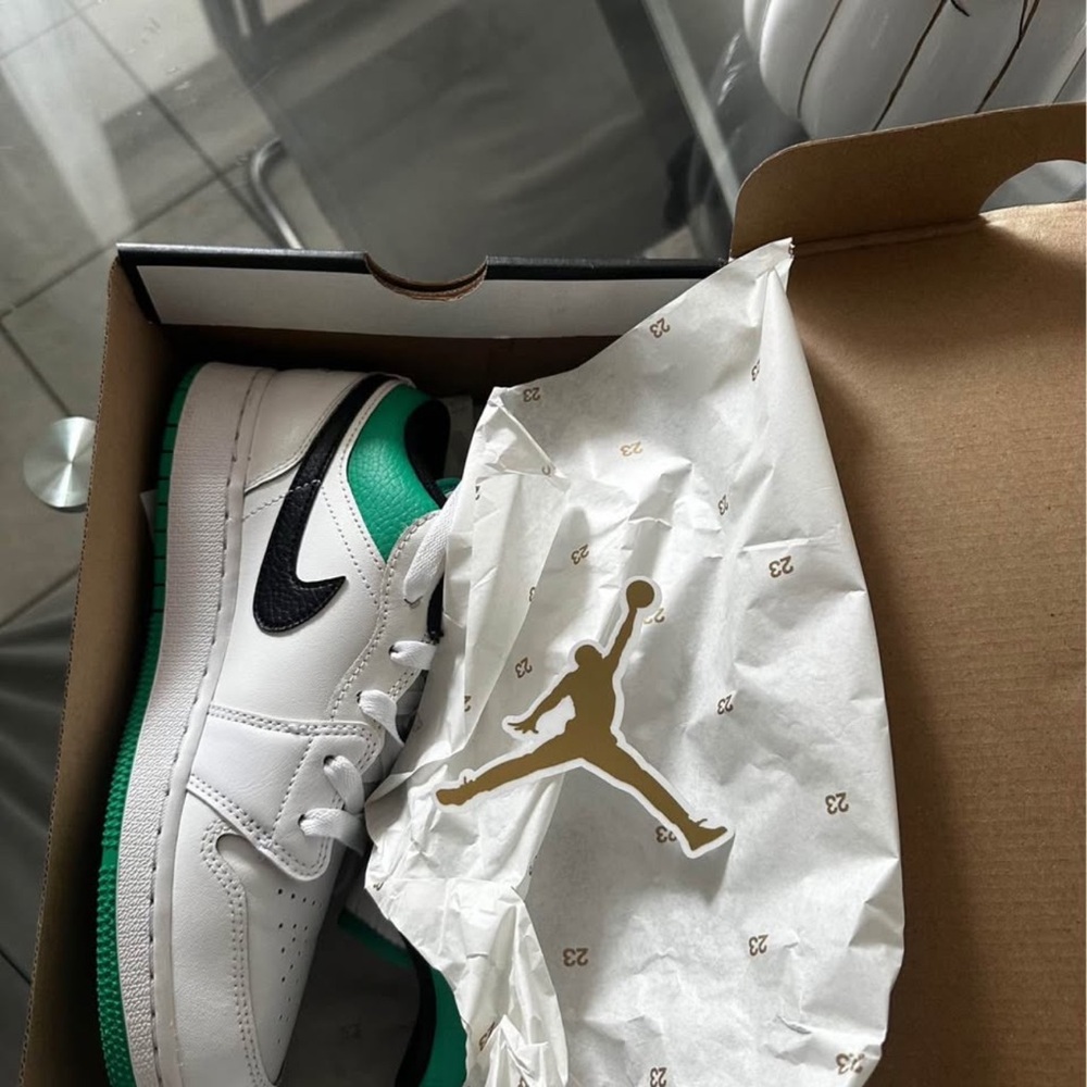 Jordan Women's Sneakers White and Green
